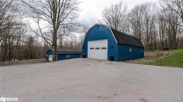 2242 5 Line N, House detached with 4 bedrooms, 3 bathrooms and 12 parking in Oro Medonte ON | Image 5