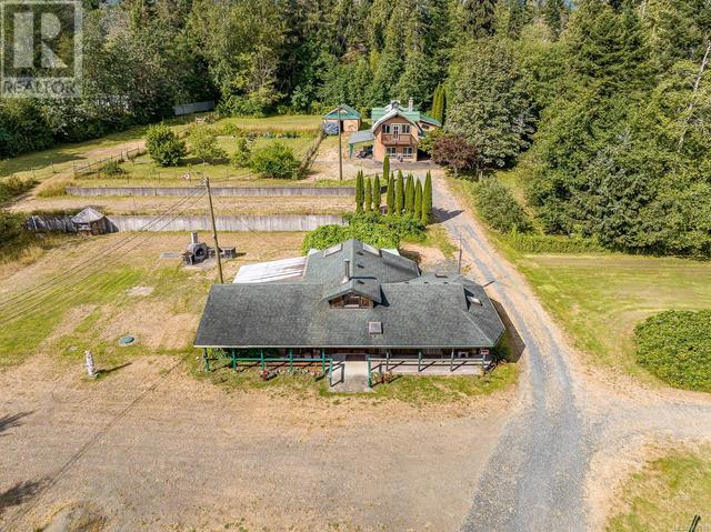 8185 Island Hwy S, House detached with 4 bedrooms, 4 bathrooms and 6 parking in Comox Valley A BC | Image 39