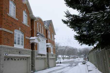 th 3 - 581 Scarlett Rd, Townhouse with 3 bedrooms, 4 bathrooms and 2 parking in Toronto ON | Image 1