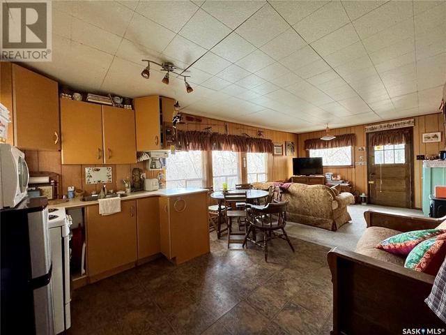 240 6th Street, House detached with 2 bedrooms, 1 bathrooms and null parking in Buena Vista SK | Image 22