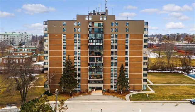 1205 - 2 Mowat Avenue, House attached with 3 bedrooms, 1 bathrooms and 1 parking in Kingston ON | Image 12