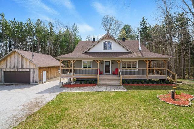 1067 Peter St W, House detached with 2 bedrooms, 2 bathrooms and 8 parking in Oro Medonte ON | Image 1