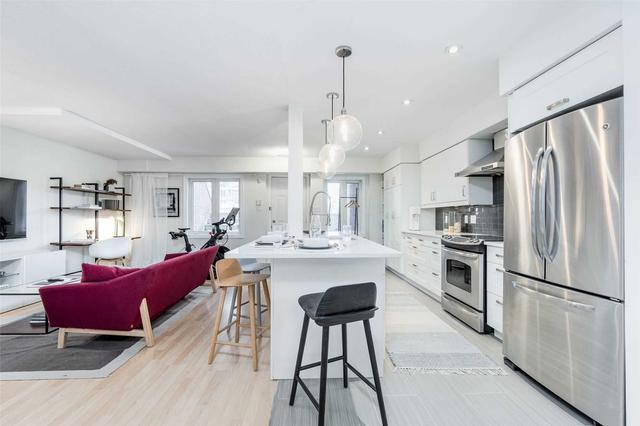 608 - 12 Sudbury St, Townhouse with 2 bedrooms, 2 bathrooms and 1 parking in Toronto ON | Image 2