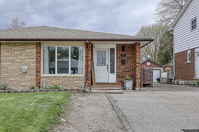 17 Witty Avenue, House semidetached with 3 bedrooms, 1 bathrooms and 4 parking in Ingersoll ON | Image 3