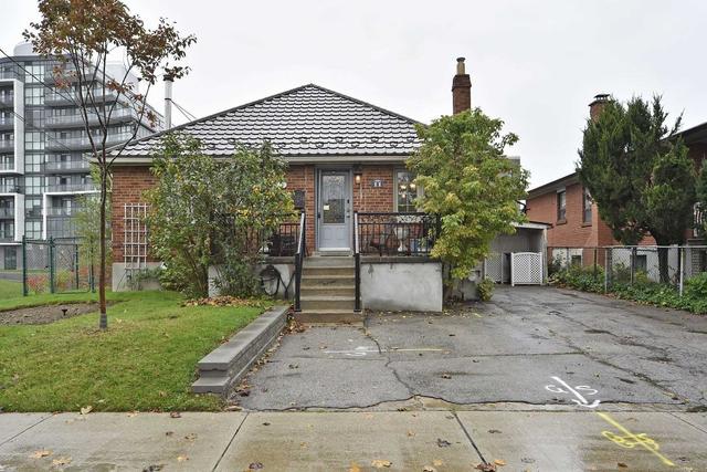 11 Cartwright Ave, House detached with 3 bedrooms, 2 bathrooms and 4 parking in Toronto ON | Image 1