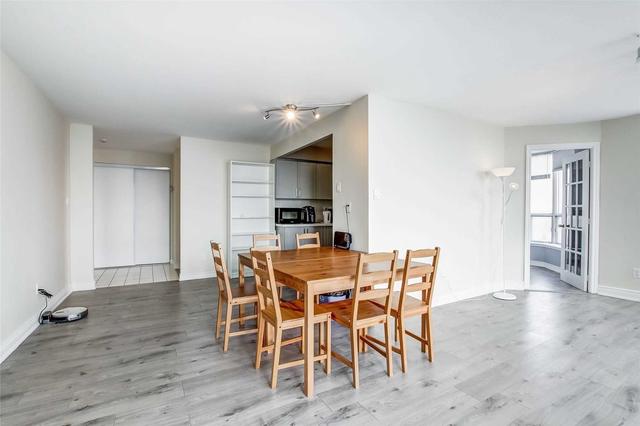 1802 - 410 Mclevin Ave, Condo with 2 bedrooms, 2 bathrooms and 1 parking in Toronto ON | Image 8