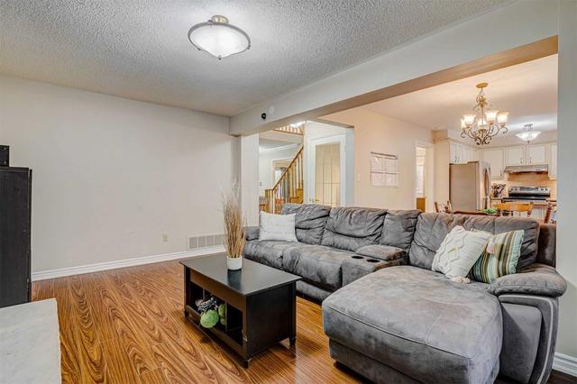 26 Porteous Circ, House detached with 3 bedrooms, 4 bathrooms and 4 parking in Brampton ON | Image 8