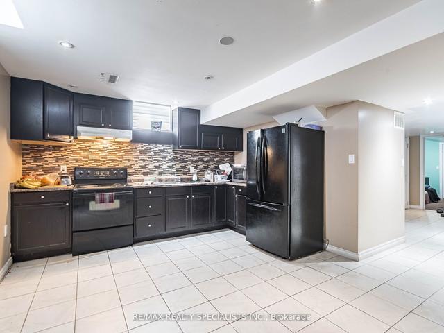 5 Oakdene St, House detached with 4 bedrooms, 4 bathrooms and 6 parking in Brampton ON | Image 24