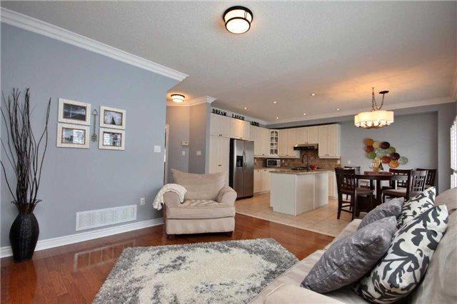 119 Woodbury Cres, House detached with 3 bedrooms, 4 bathrooms and 4 parking in Newmarket ON | Image 9