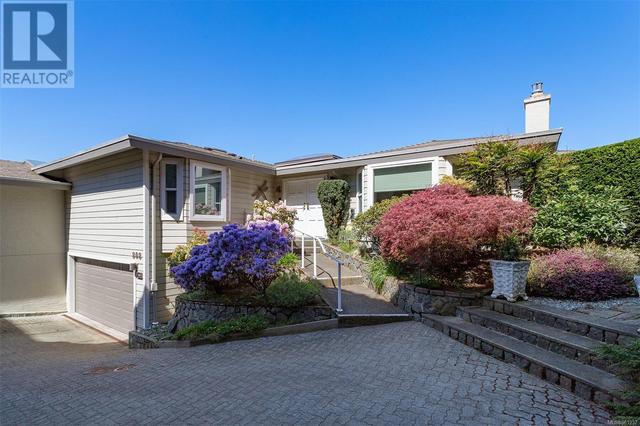 808 - 2829 Arbutus Rd, House attached with 3 bedrooms, 3 bathrooms and 2 parking in Saanich BC | Image 13
