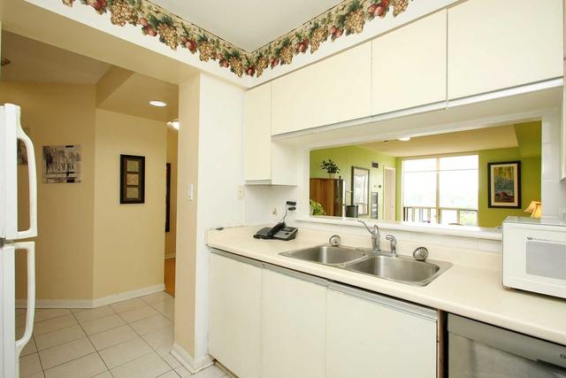 1007 - 1 Hickory Tree Rd, Condo with 1 bedrooms, 1 bathrooms and 1 parking in Toronto ON | Image 2