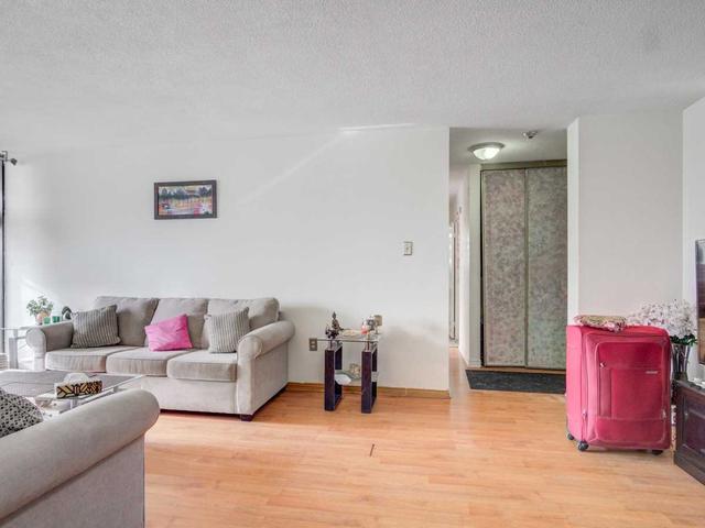 1006 - 4 Kings Cross Rd, Condo with 2 bedrooms, 1 bathrooms and 2 parking in Brampton ON | Image 3