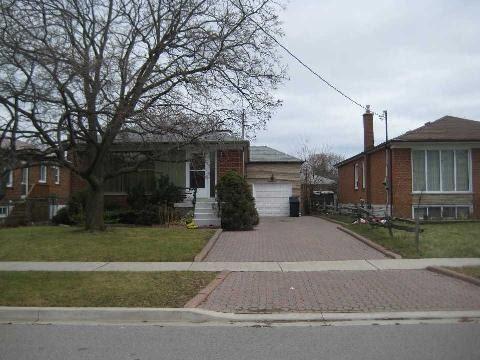 upper - 19 Electro Rd, House detached with 3 bedrooms, 1 bathrooms and 2 parking in Toronto ON | Image 1