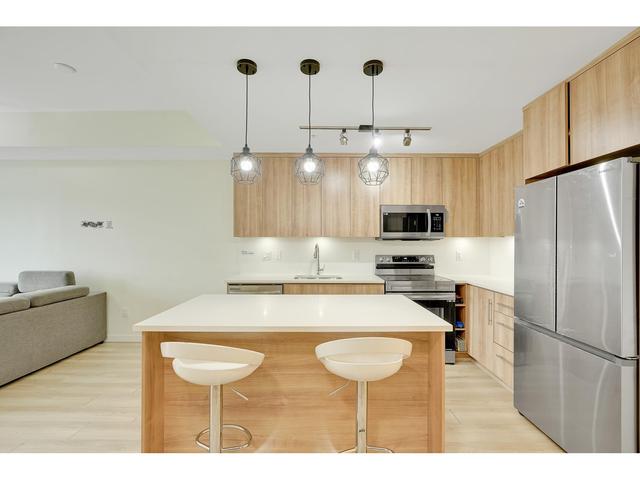 405 - 5420 208 Street, Condo with 2 bedrooms, 2 bathrooms and 1 parking in Langley BC | Image 2