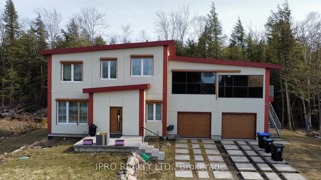2216 Champlain Rd, House detached with 4 bedrooms, 2 bathrooms and 10 parking in Tiny ON | Image 2