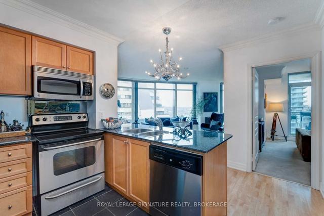 1002 - 8 Scollard St, Condo with 2 bedrooms, 2 bathrooms and 1 parking in Toronto ON | Image 12
