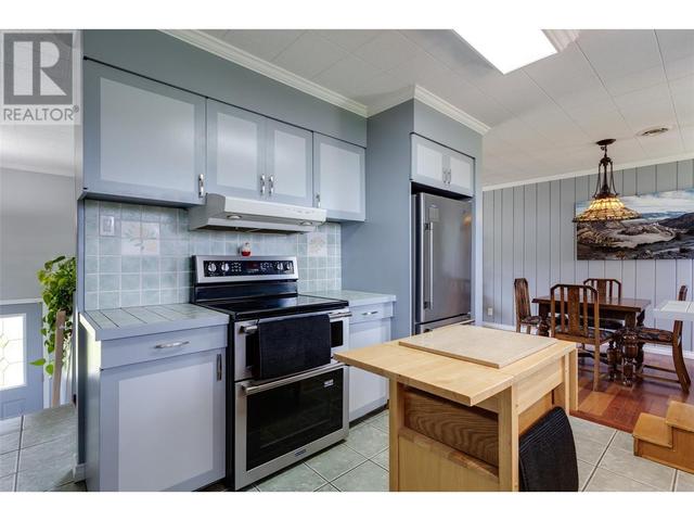 175 Secrest Place, House detached with 4 bedrooms, 1 bathrooms and 1 parking in Penticton BC | Image 17