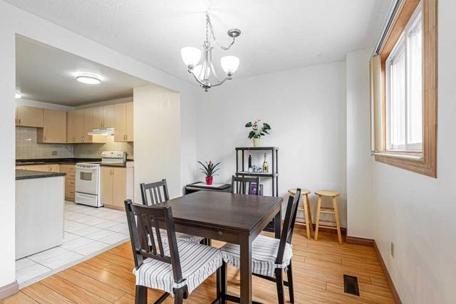 20 - 215 Mississauga Valley Blvd, Townhouse with 3 bedrooms, 2 bathrooms and 2 parking in Mississauga ON | Image 2