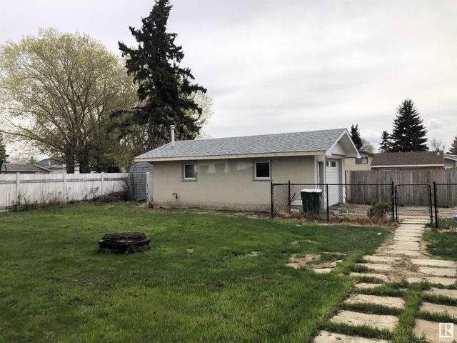 9807 102 St, House detached with 4 bedrooms, 2 bathrooms and null parking in Morinville AB | Image 13