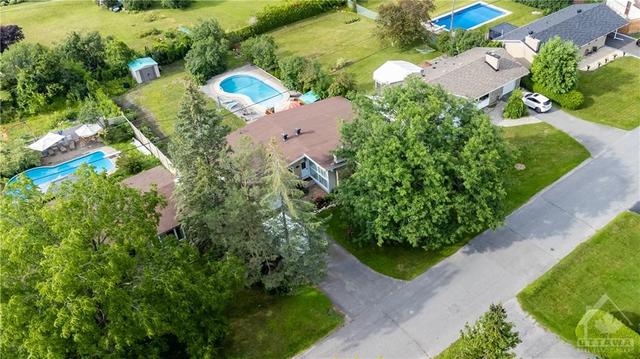 9 Quinpool Crescent, House detached with 4 bedrooms, 2 bathrooms and 3 parking in Ottawa ON | Image 29