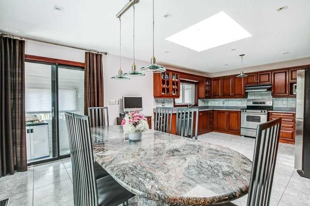 483 Fergo Ave, House semidetached with 4 bedrooms, 3 bathrooms and 6 parking in Mississauga ON | Image 5