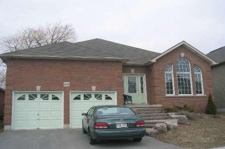 866 Hinterland Dr, House detached with 2 bedrooms, 3 bathrooms and 2 parking in Oshawa ON | Image 1