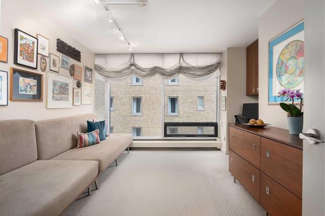 2004 - 30 Wellington St E, Condo with 2 bedrooms, 2 bathrooms and 1 parking in Toronto ON | Image 16