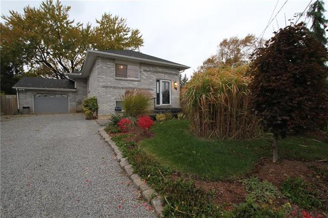 48 Valley Road, House detached with 5 bedrooms, 2 bathrooms and 10 parking in St. Catharines ON | Image 2