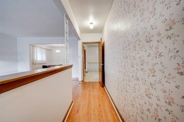246 Elmwood Ave, House detached with 3 bedrooms, 2 bathrooms and 3 parking in Toronto ON | Image 37