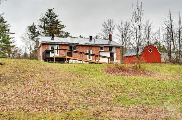 5010 Calabogie Road, House detached with 4 bedrooms, 2 bathrooms and 8 parking in Greater Madawaska ON | Image 29