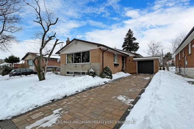 36 Willamere Dr, House detached with 3 bedrooms, 2 bathrooms and 4 parking in Toronto ON | Image 1