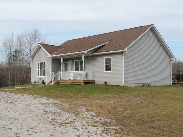 064475 3 Side Rd, House detached with 3 bedrooms, 2 bathrooms and 50 parking in Meaford ON | Image 1