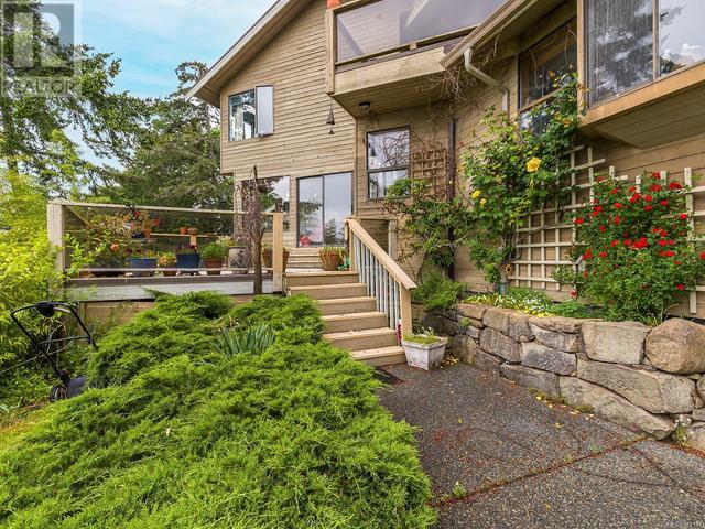 2565 Islands View Dr, House detached with 5 bedrooms, 3 bathrooms and 6 parking in Nanaimo B BC | Image 5