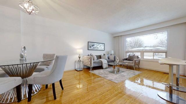 262 Cook St, House detached with 4 bedrooms, 3 bathrooms and 4 parking in Barrie ON | Image 4