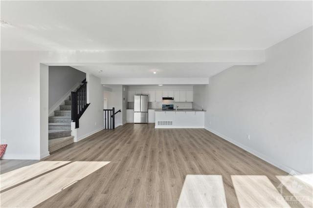 571 Woven Private, Townhouse with 2 bedrooms, 3 bathrooms and 2 parking in Ottawa ON | Image 13