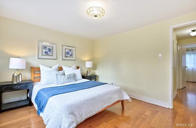 170 Song Meadoway, Townhouse with 3 bedrooms, 2 bathrooms and 2 parking in Toronto ON | Image 8