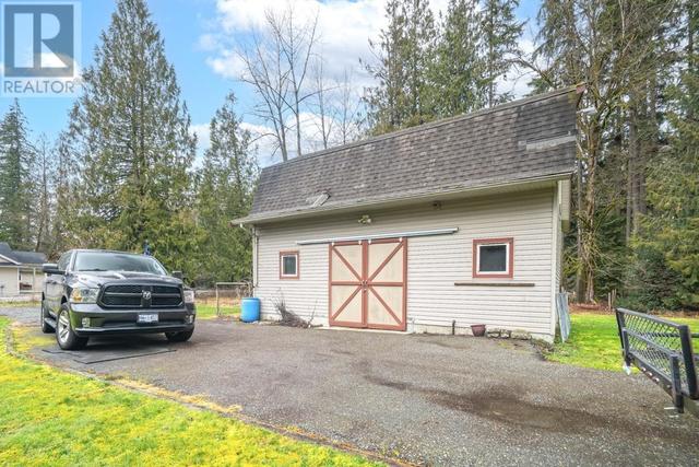 25345 Hilland Avenue, House detached with 3 bedrooms, 2 bathrooms and 6 parking in Maple Ridge BC | Image 32