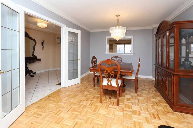 284 Oakwood Ave, House semidetached with 3 bedrooms, 2 bathrooms and 4 parking in Toronto ON | Image 5