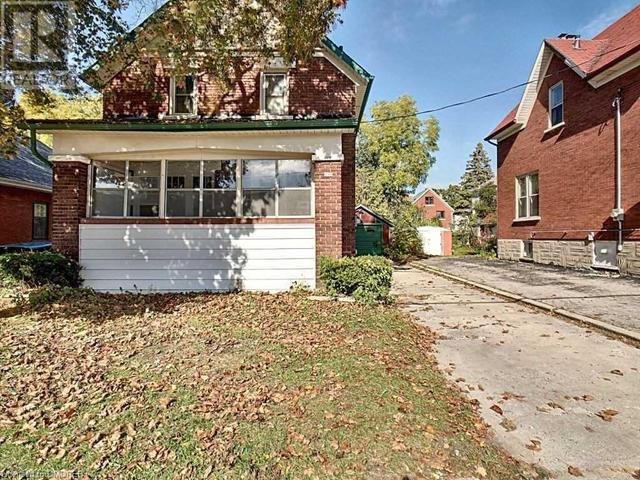 138 Glasgow Street, House detached with 3 bedrooms, 2 bathrooms and 3 parking in Kitchener ON | Image 2