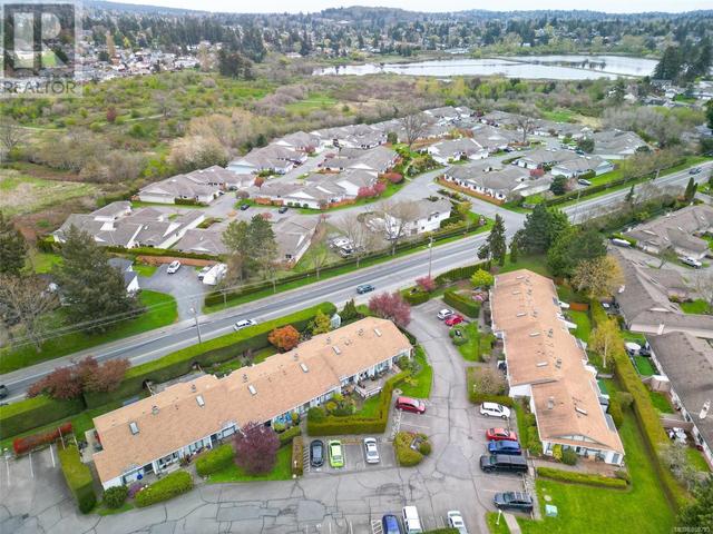 18 - 4140 Interurban Rd, House attached with 2 bedrooms, 2 bathrooms and 2 parking in Saanich BC | Image 18