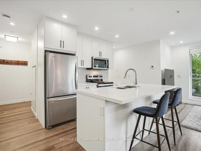 204 - 479 Charlton Ave E, Condo with 2 bedrooms, 2 bathrooms and 1 parking in Hamilton ON | Image 8