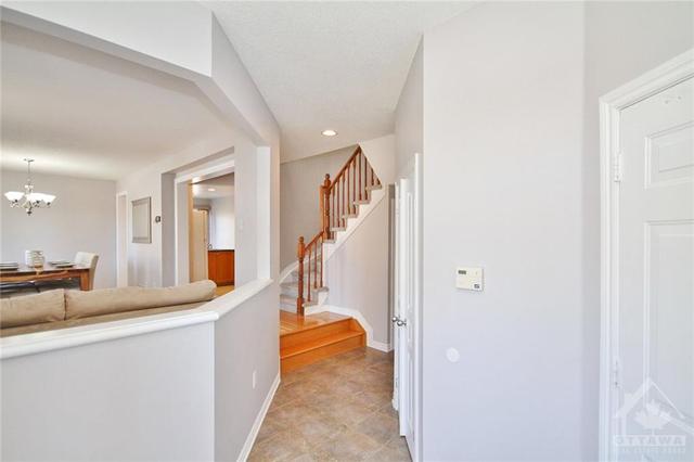 79 Saddlesmith Circle, Townhouse with 3 bedrooms, 3 bathrooms and 4 parking in Ottawa ON | Image 5