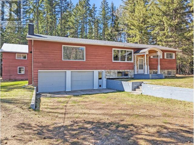 1129 Mountainview Road, House detached with 5 bedrooms, 3 bathrooms and null parking in Clearwater BC | Image 2