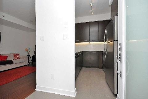 07 - 370 Square One Dr, Townhouse with 3 bedrooms, 3 bathrooms and 2 parking in Mississauga ON | Image 3