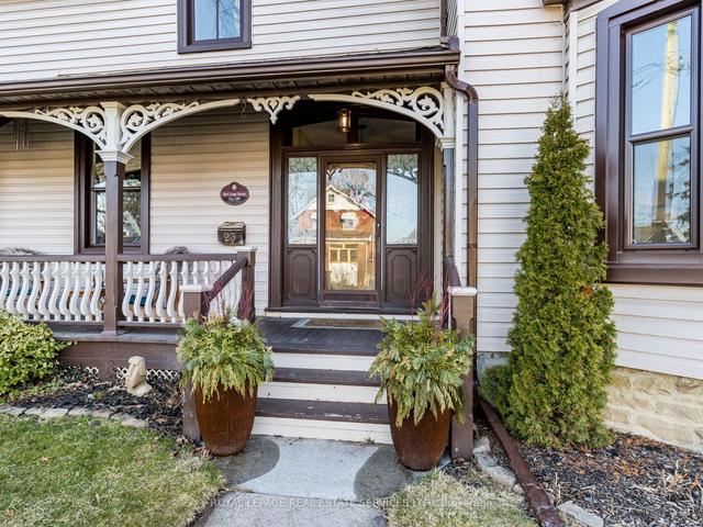 23 Elliott St, House detached with 3 bedrooms, 2 bathrooms and 6 parking in Brampton ON | Image 12