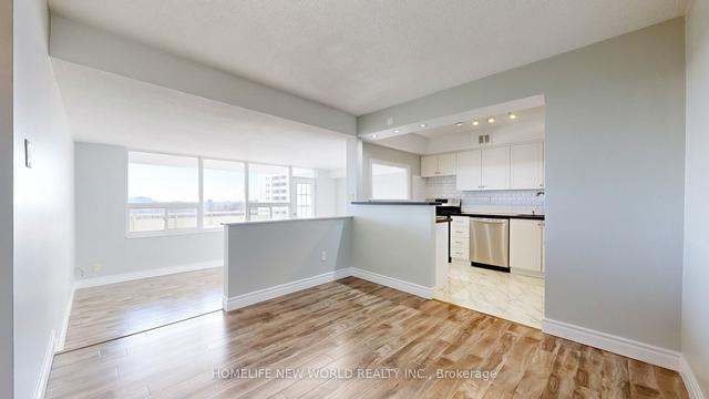 811 - 1360 York Mills Rd, Condo with 3 bedrooms, 2 bathrooms and 1 parking in Toronto ON | Image 2