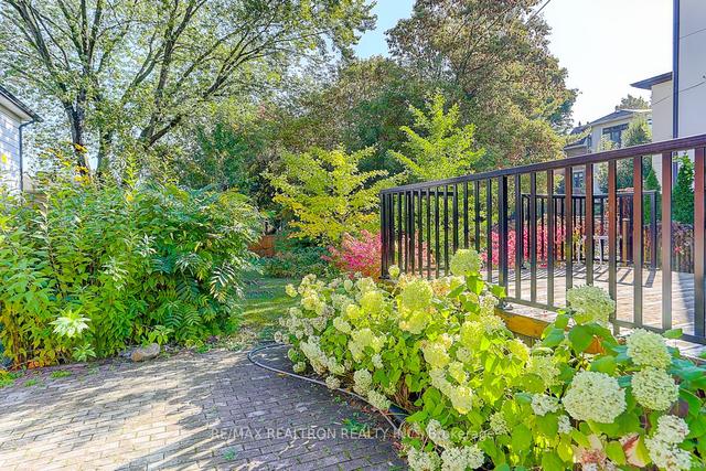 223 Willowdale Ave, House detached with 4 bedrooms, 2 bathrooms and 5 parking in Toronto ON | Image 23