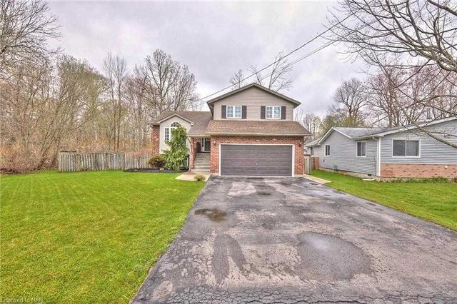 3210 Jewell Ave, House detached with 2 bedrooms, 2 bathrooms and 6 parking in Fort Erie ON | Image 12
