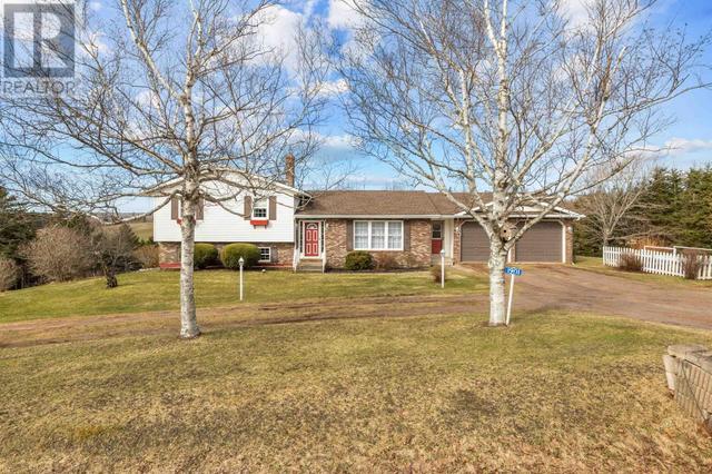 1901 Clarkin Road, House detached with 4 bedrooms, 2 bathrooms and null parking in Kingston PE | Image 1