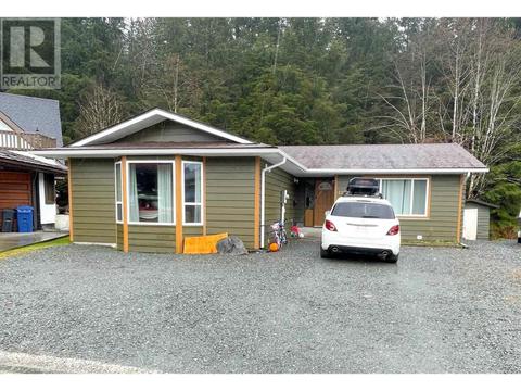113 Kootenay Place, House detached with 3 bedrooms, 2 bathrooms and null parking in Prince Rupert BC | Card Image
